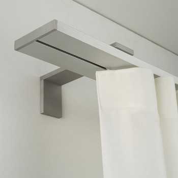 CRIO A PARETE CON STAFFE