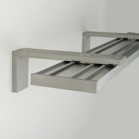 CRIO A PARETE CON STAFFE