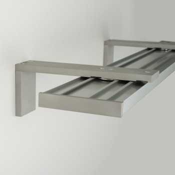 CRIO A PARETE CON STAFFE